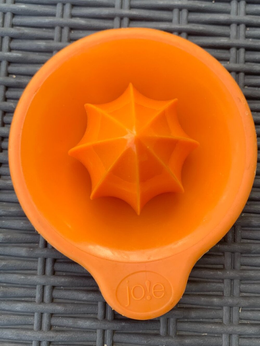 Joie Orange Manual Citrus Juicer & Squeezer Reamer